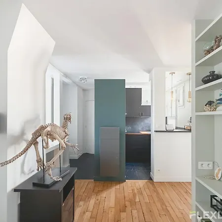 Spacious Modern One-bedroom In The 13th District *