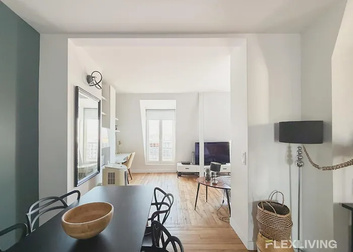 Spacious Modern One-bedroom In The 13th District